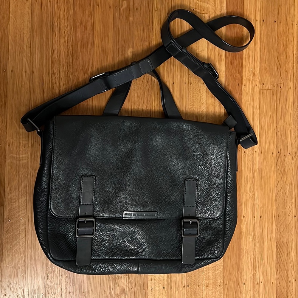 Marc by Marc Jacobs navy pebble leather messenger bag